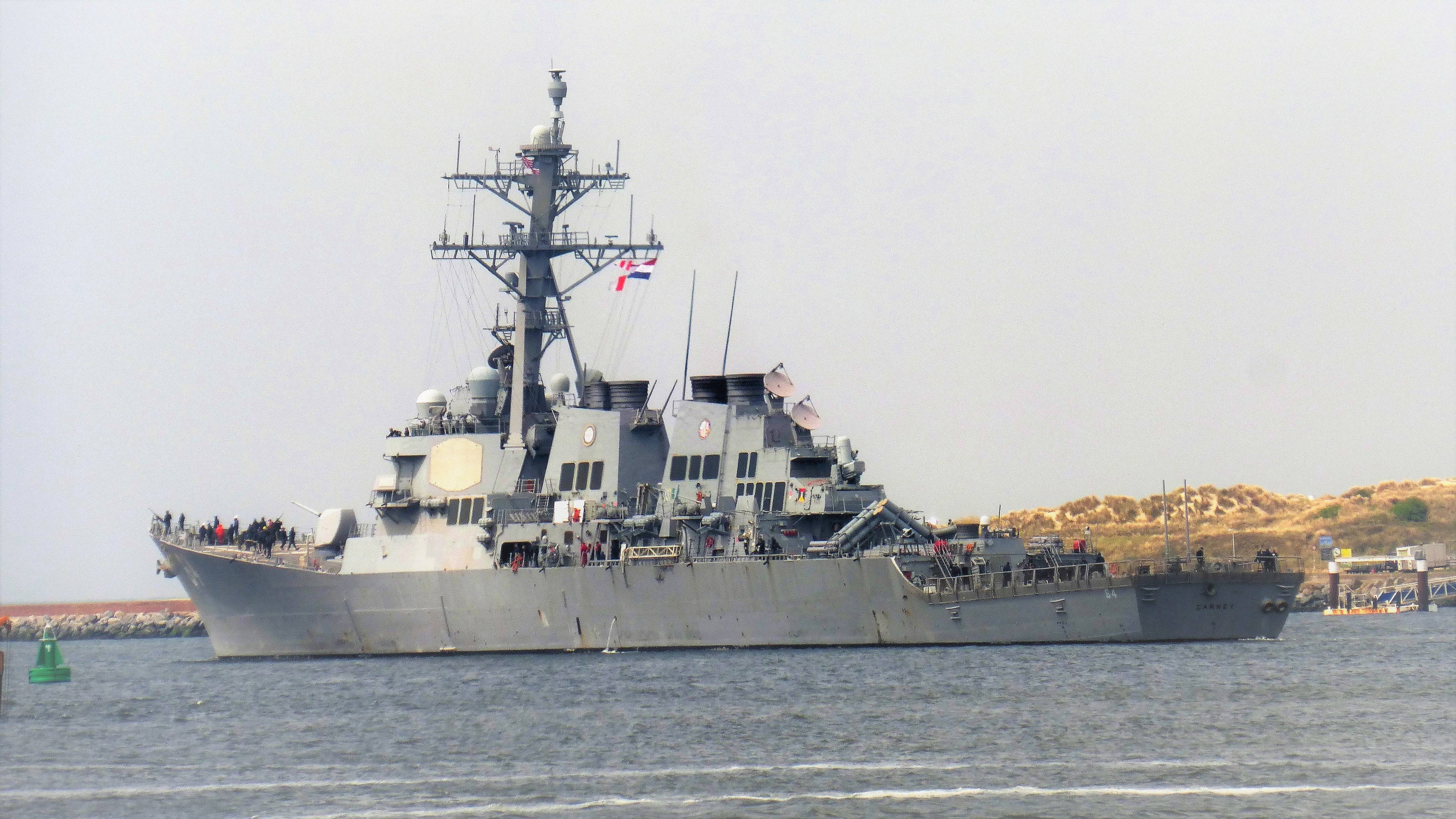 USS CARNEY 